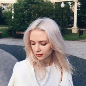 Meet your Posher, Candace